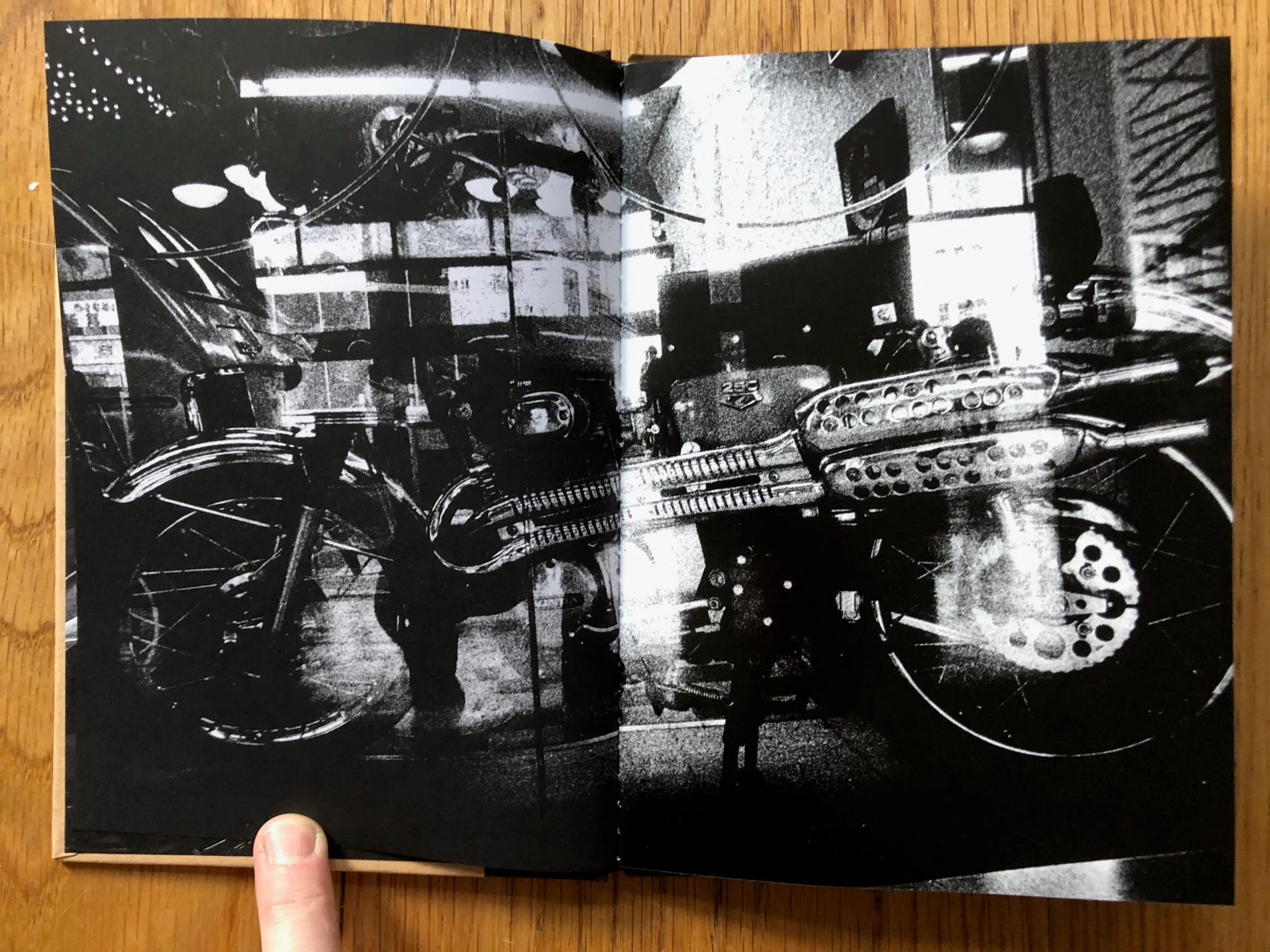 Moto (One Picture Book) - Image 6