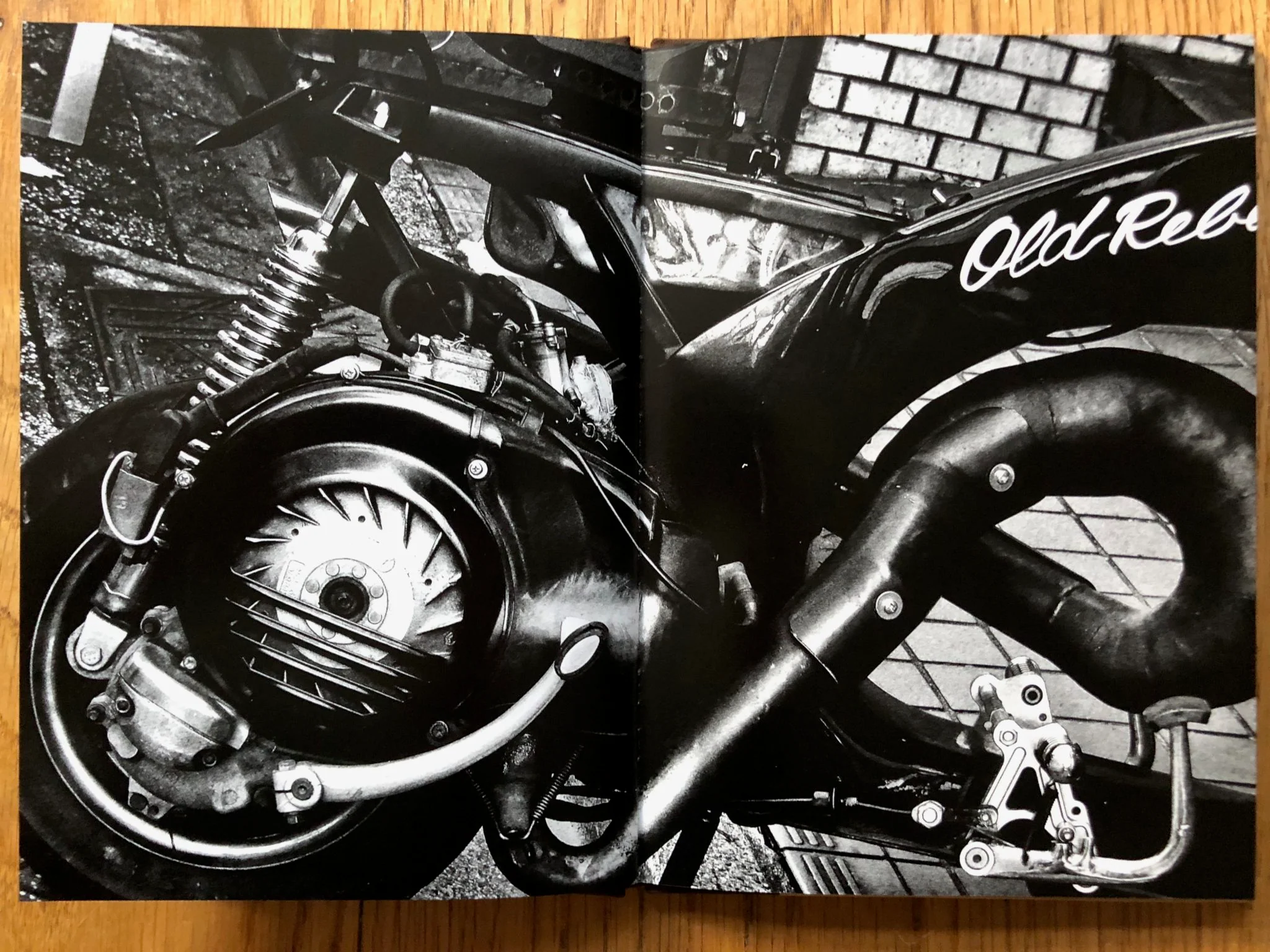 Moto (One Picture Book) - Image 9