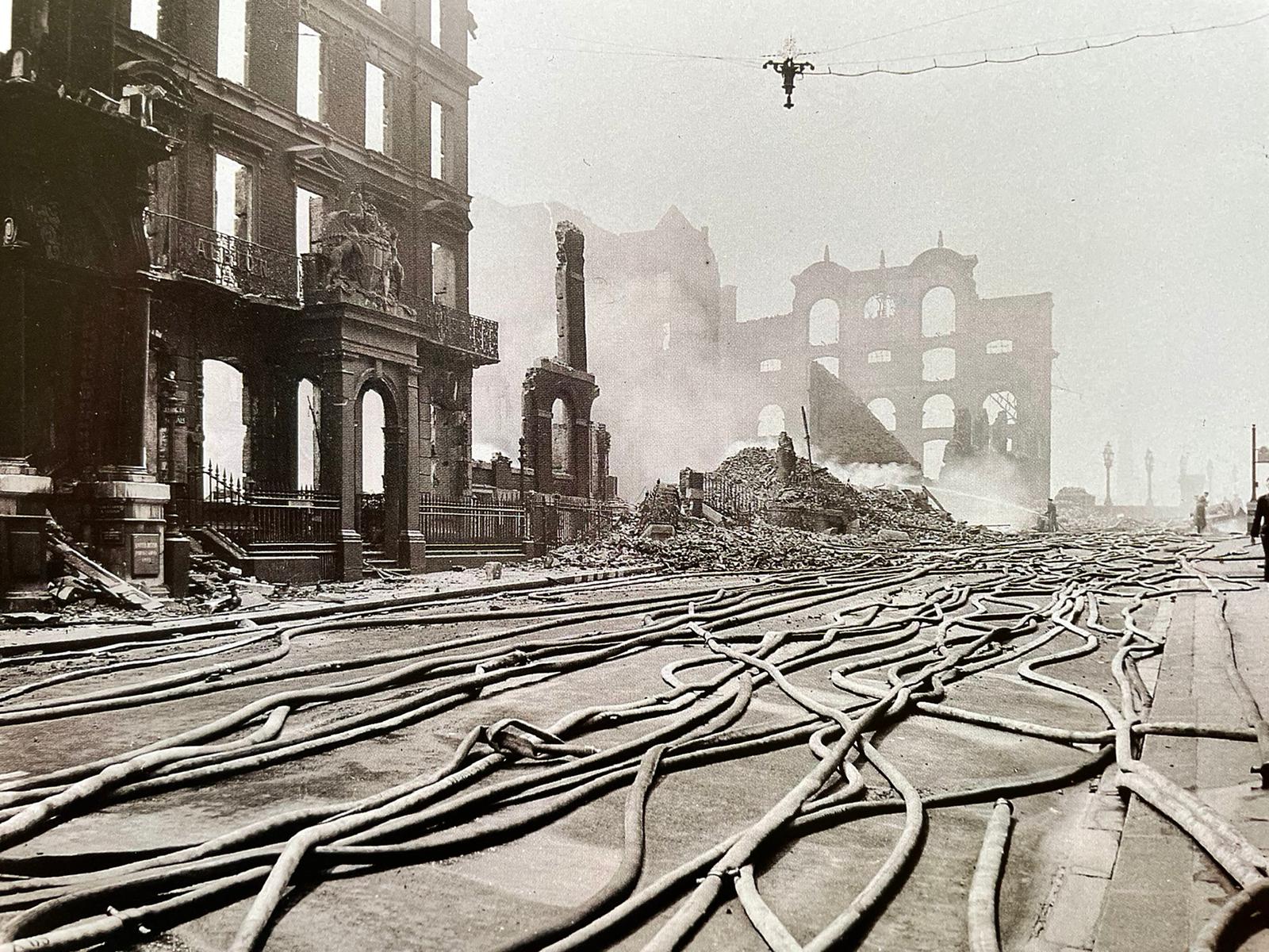 Photographers' London 1839 - 1994 - Image 5